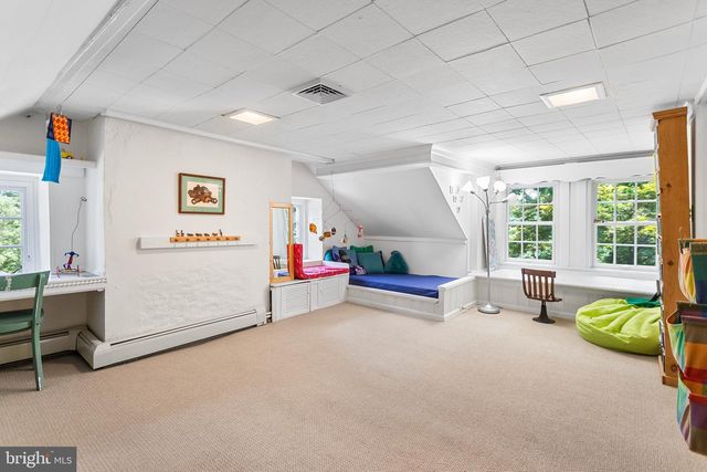 1205 VALLEY RD, Glen Mills, PA 19342