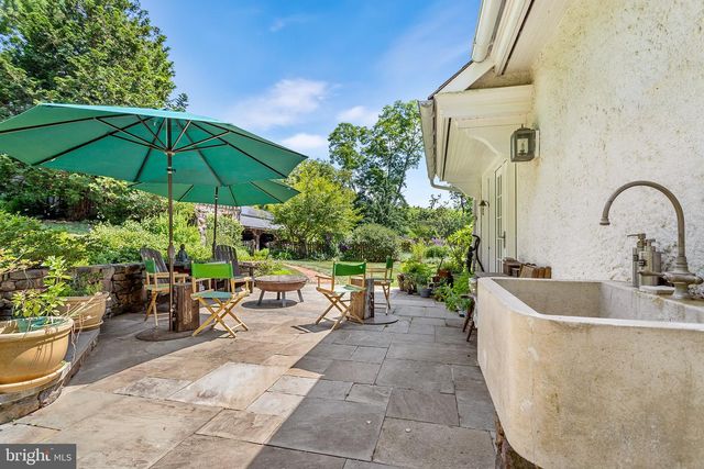 1205 VALLEY RD, Glen Mills, PA 19342