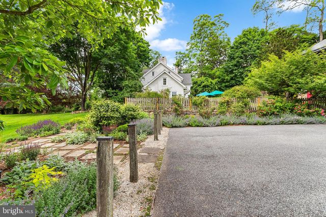 1205 VALLEY RD, Glen Mills, PA 19342