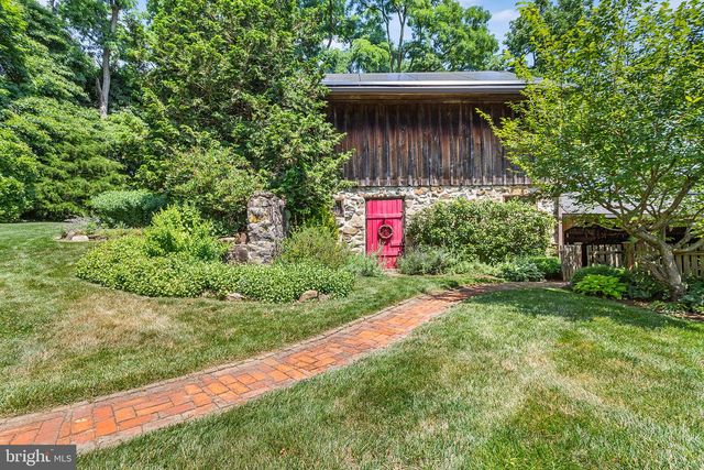 1205 VALLEY RD, Glen Mills, PA 19342