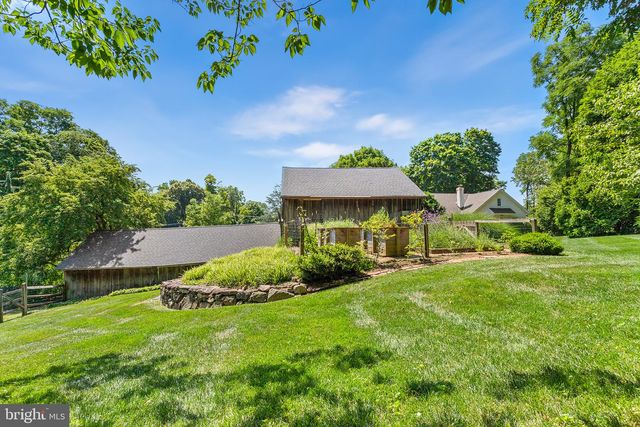 1205 VALLEY RD, Glen Mills, PA 19342