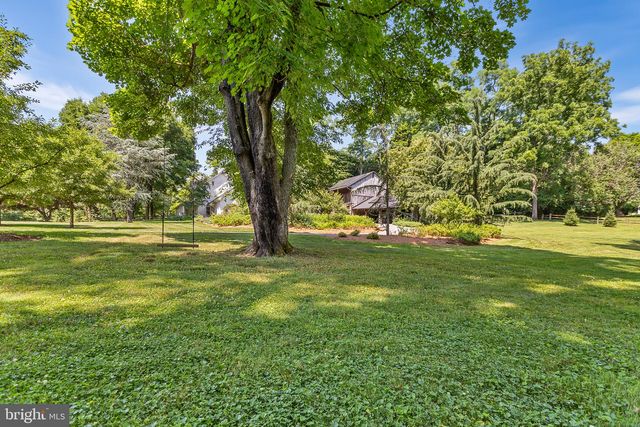 1205 VALLEY RD, Glen Mills, PA 19342