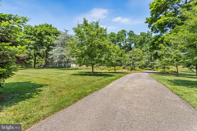 1205 VALLEY RD, Glen Mills, PA 19342