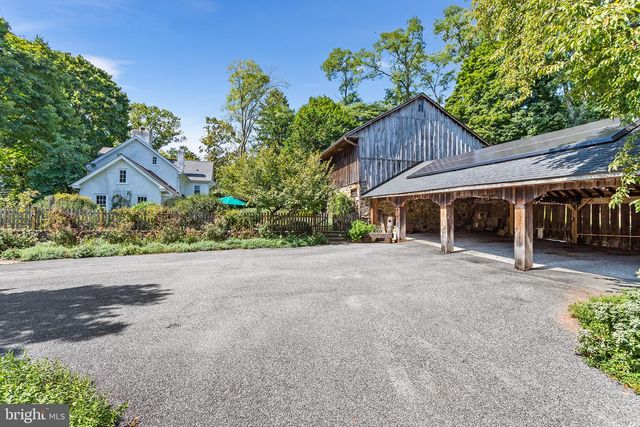 1205 VALLEY RD, Glen Mills, PA 19342