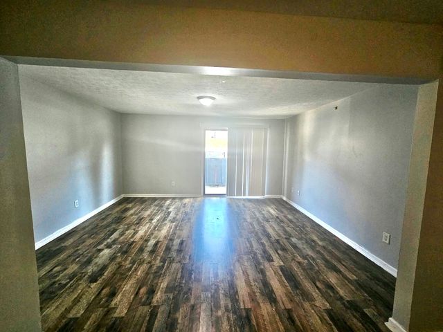 270 Tampa Dr Apt M8, Nashville, TN 37211