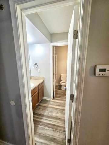 270 Tampa Dr Apt M8, Nashville, TN 37211