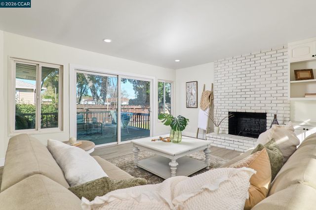 90 Manville Ave, Pittsburg, CA 94565