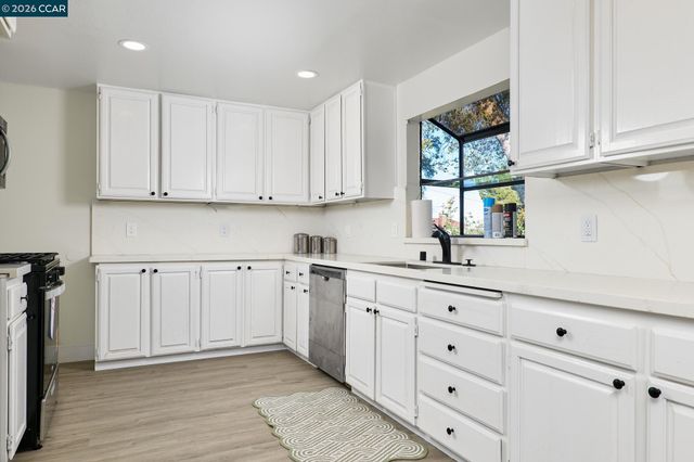 90 Manville Ave, Pittsburg, CA 94565