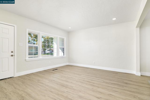 90 Manville Ave, Pittsburg, CA 94565