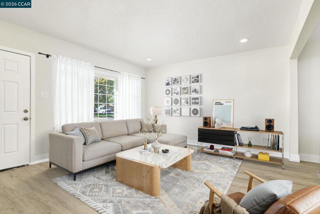 90 Manville Ave, Pittsburg, CA 94565