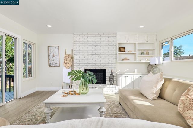 90 Manville Ave, Pittsburg, CA 94565