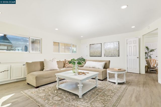 90 Manville Ave, Pittsburg, CA 94565