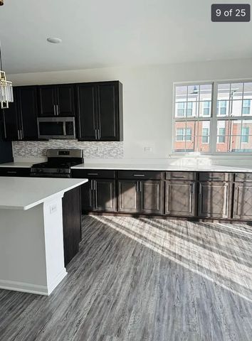 2949 Reflection Drive, Naperville, IL 60564