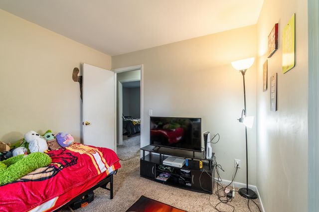 9014 Hemphill Drive, Fort Wayne, IN 46819