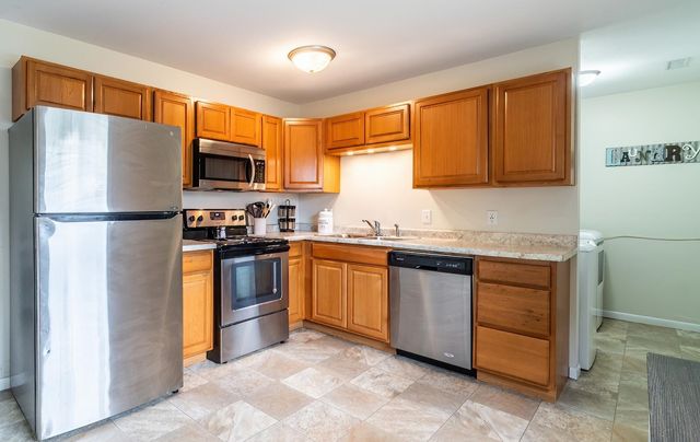 9014 Hemphill Drive, Fort Wayne, IN 46819