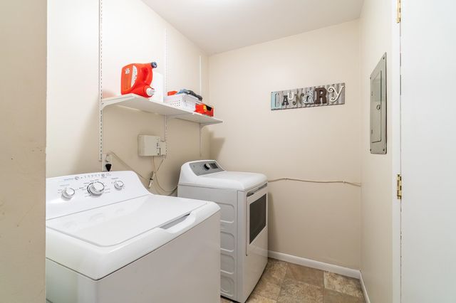 9014 Hemphill Drive, Fort Wayne, IN 46819