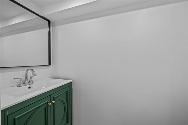 1360 BERGEN Street, New York City, NY 11213