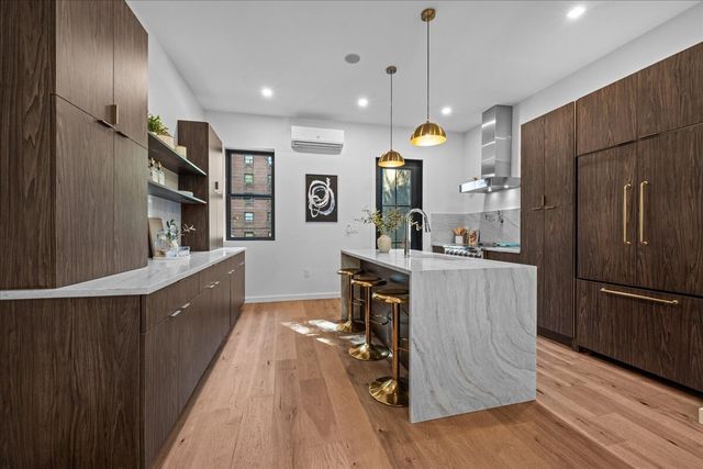 1360 BERGEN Street, New York City, NY 11213