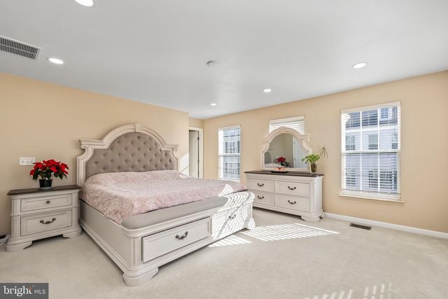 17016 BEVERIDGE DR, Dumfries, VA 22026