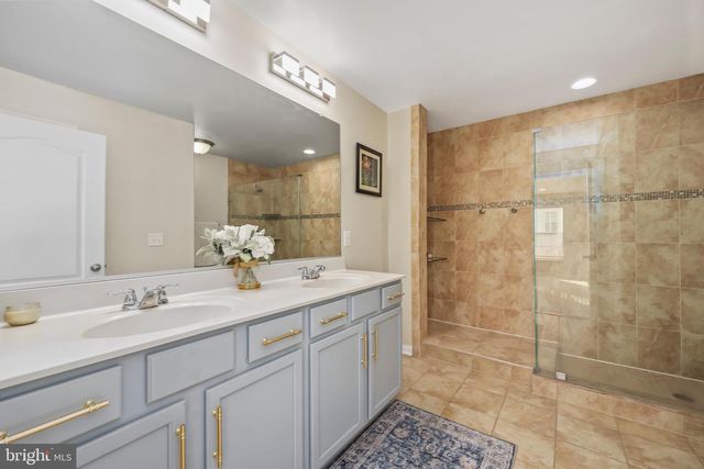 17016 BEVERIDGE DR, Dumfries, VA 22026