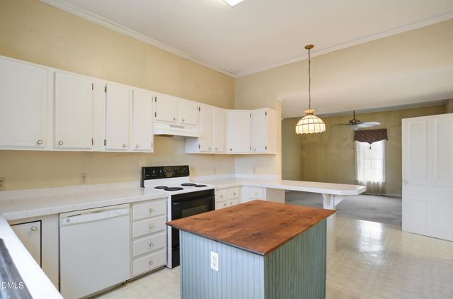 204 W Sycamore Street, Zebulon, NC 27597