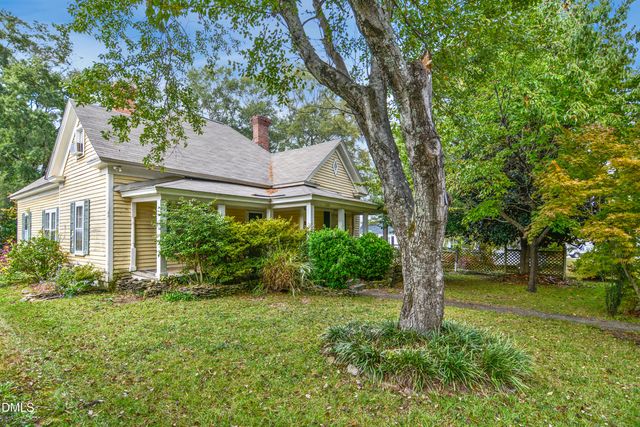 204 W Sycamore Street, Zebulon, NC 27597