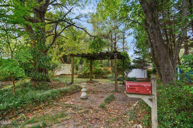 204 W Sycamore Street, Zebulon, NC 27597