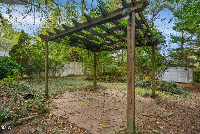 204 W Sycamore Street, Zebulon, NC 27597