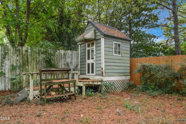 204 W Sycamore Street, Zebulon, NC 27597