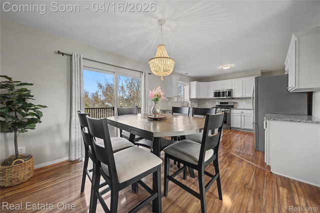 439 Brentwood Drive, Pinckney Village, MI 48169