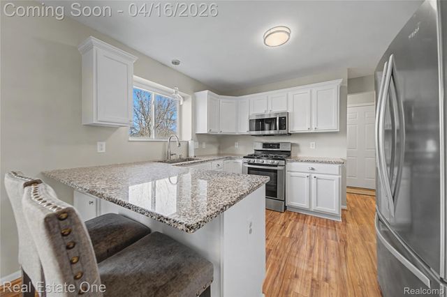 439 Brentwood Drive, Pinckney Village, MI 48169