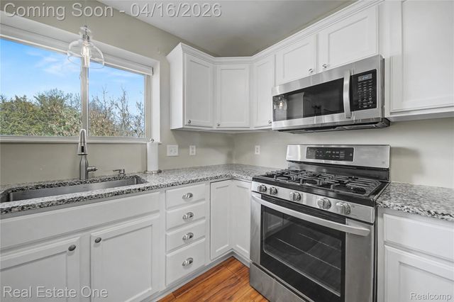 439 Brentwood Drive, Pinckney Village, MI 48169