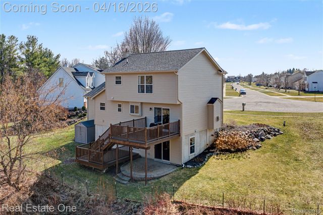 439 Brentwood Drive, Pinckney Village, MI 48169