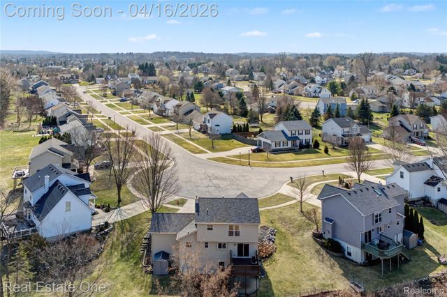 439 Brentwood Drive, Pinckney Village, MI 48169