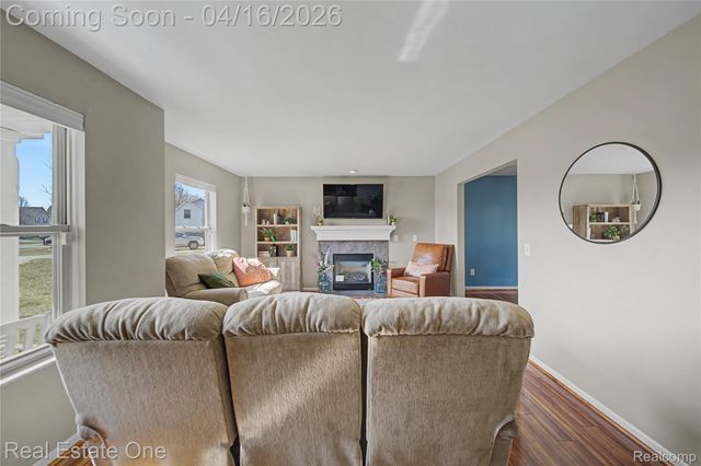 439 Brentwood Drive, Pinckney Village, MI 48169