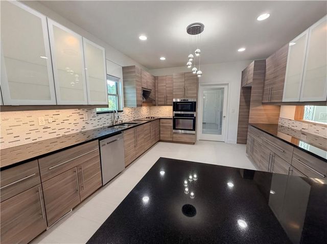 302 Summer Garden Drive, Marietta, GA 30064