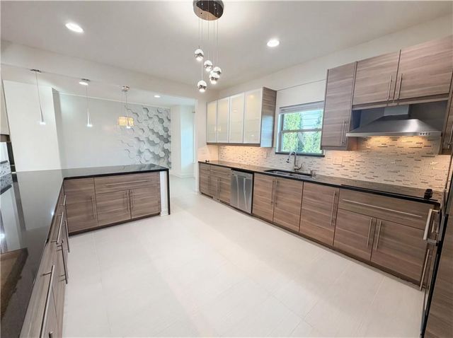 302 Summer Garden Drive, Marietta, GA 30064