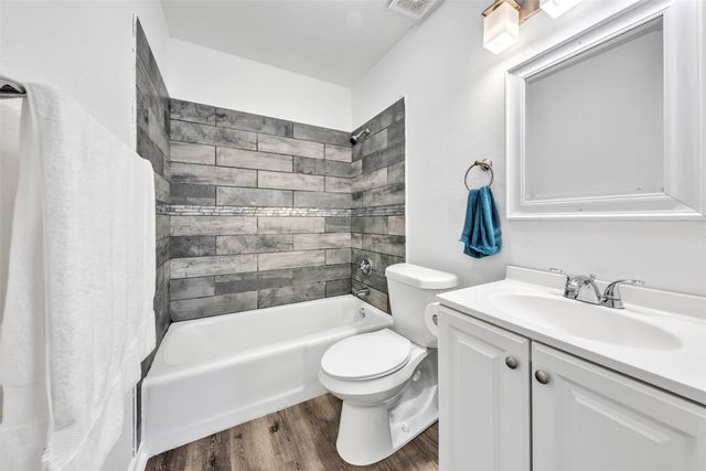 529 Ann Lois Lane, Burleson, TX 76028