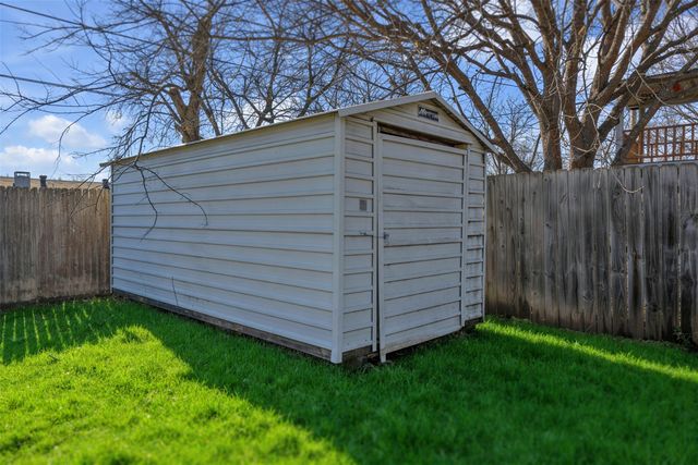 529 Ann Lois Lane, Burleson, TX 76028