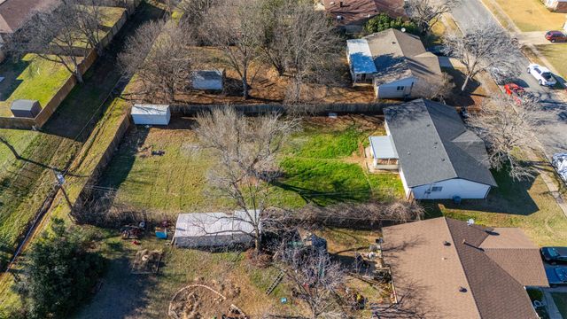 529 Ann Lois Lane, Burleson, TX 76028