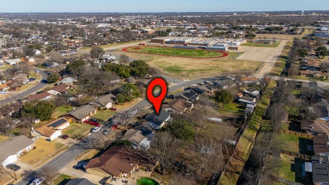 529 Ann Lois Lane, Burleson, TX 76028