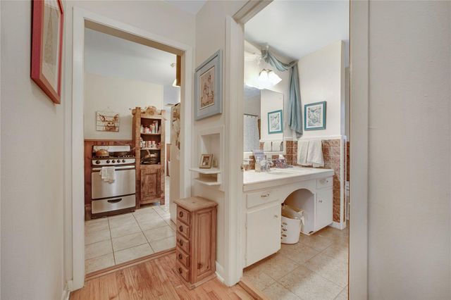 107 Mandalay LN, San Marcos, TX 78666