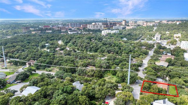 107 Mandalay LN, San Marcos, TX 78666