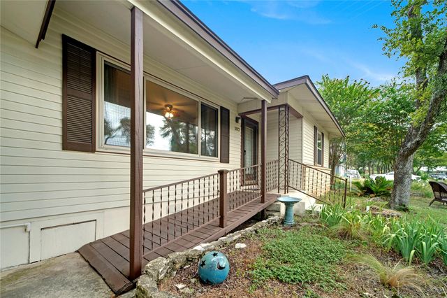 107 Mandalay LN, San Marcos, TX 78666