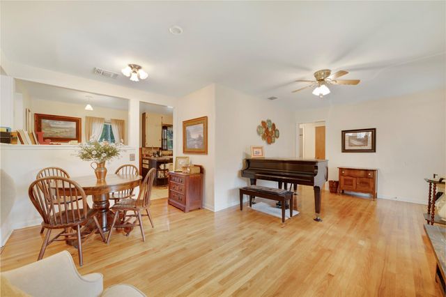 107 Mandalay LN, San Marcos, TX 78666