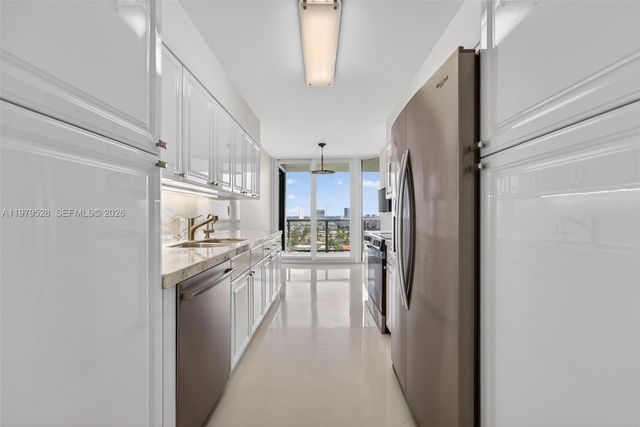 3600 Yacht Club Drive 1802, Aventura, FL 33180