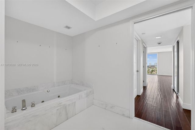 3600 Yacht Club Drive 1802, Aventura, FL 33180