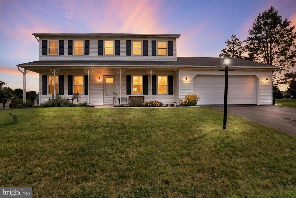 1891 HEMPFIELD DR, York, PA 17408