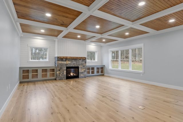 385 Green Road, Bolton, MA 01740