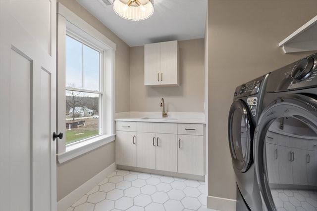 385 Green Road, Bolton, MA 01740